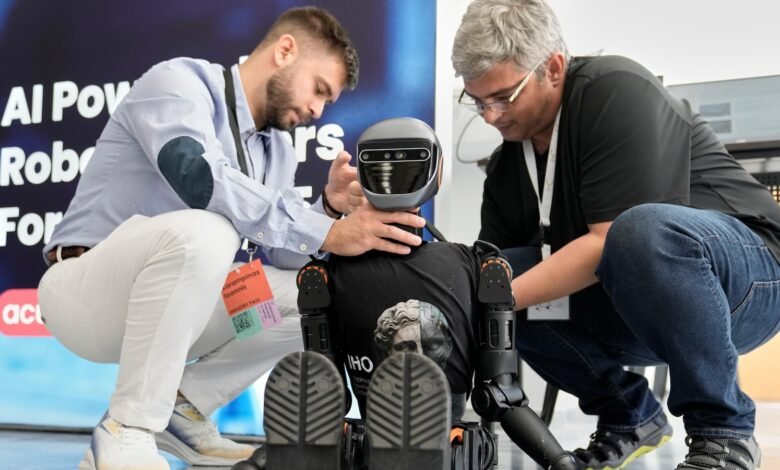 Los robots humanoides muestran habilidades en la antigua Olympia. Pero están en un largo camino para alcanzar la IA