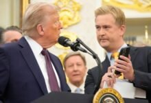 El equipo de Trump sigue publicando retratos de IA de él. Seguimos haciendo clic