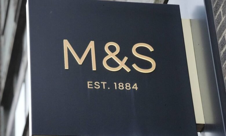 El cárdigan M&S ‘Warm and Chatter’ que ‘parece caro’ rebaja £ 4,50 en contratos poco comunes El cárdigan M&S ‘Warm and Chatter’ que ‘parece caro’ rebaja £ 4,50 en contratos poco comunes