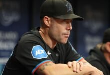 El nombre Rangers Skip Schumaker es el nuevo gerente: el ex gerente del año de la LLA cambia de la oficina anterior a la banca