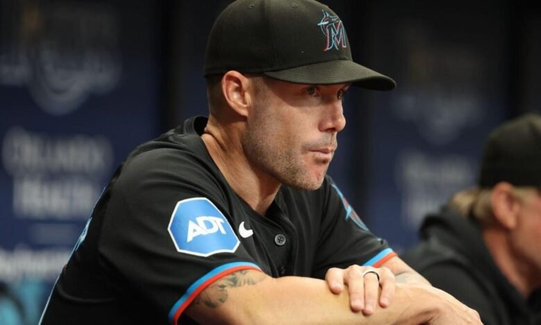 El nombre Rangers Skip Schumaker es el nuevo gerente: el ex gerente del año de la LLA cambia de la oficina anterior a la banca