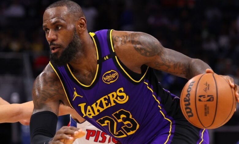 LeBron James (Glute) Snopops en el campamento de entrenamiento de Lakers