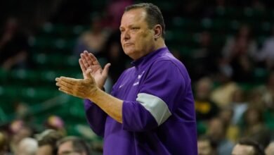 El entrenador del estado de Tarleton, Billy Gillispie, de permiso en medio de la investigación