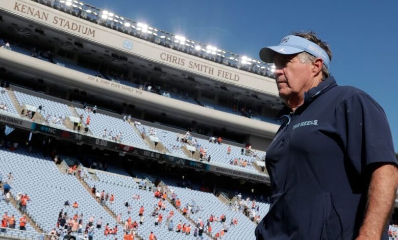Bill Belichick en el curso como UNC Fleunders Again