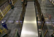El fuego de la fábrica de aluminio afecta la producción de automóviles Ford y Toyota.