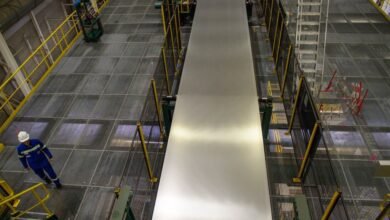 El fuego de la fábrica de aluminio afecta la producción de automóviles Ford y Toyota.