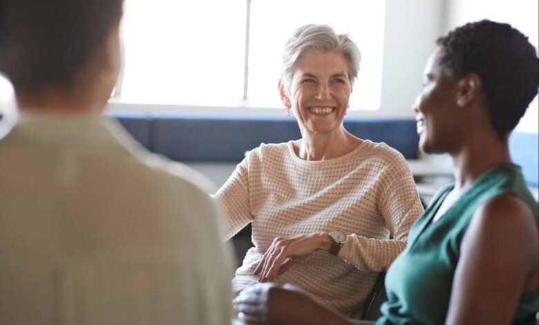 Las personas mayores están iniciando negocios entre los 70 y 80 años. Las personas mayores están iniciando negocios entre los 70 y 80 años.