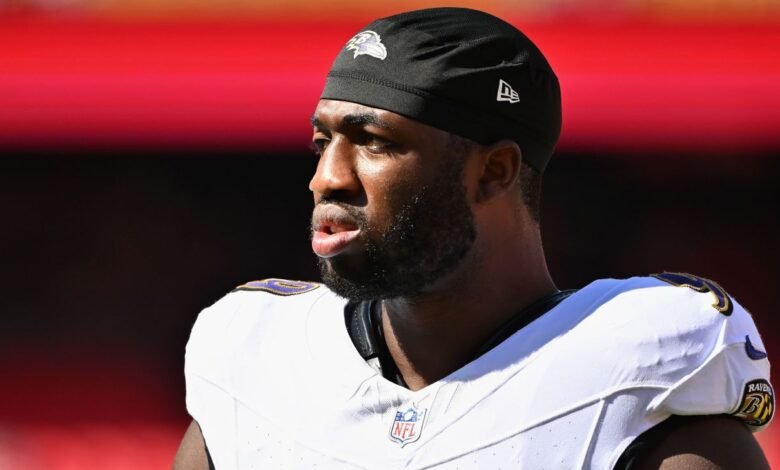 Raven Trade Odafe Oweh por el cargador ‘Alohi Gilman
