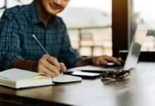 Cómo crear una lista de medios como un publicista (sin pagarle)