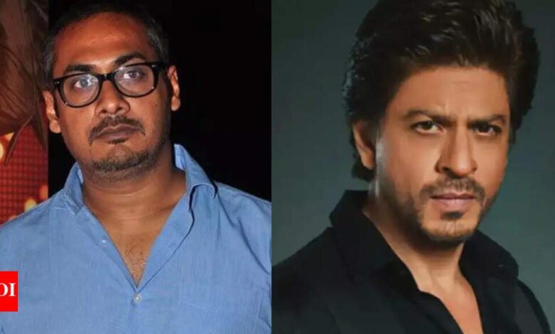 Fancy Kashyap indagó en Shah Rukh Khan y le dijo que fuera al ‘Paraíso’ en Dubai House: ‘¿Qué estás haciendo en la India?’ | Noticias de películas hindi Fancy Kashyap indagó en Shah Rukh Khan y le dijo que fuera al ‘Paraíso’ en Dubai House: ‘¿Qué estás haciendo en la India?’ | Noticias de películas hindi