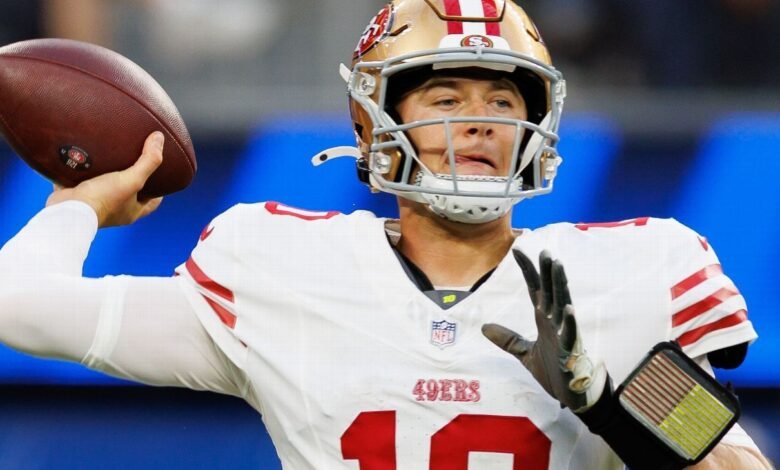 Fuente: Los 49ers de San Francisco esperan que juegue el QB Mac Jones Fuente: Los 49ers de San Francisco esperan que juegue el QB Mac Jones