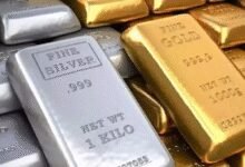 Precio de la plata de hoy: el metal blanco cae 3.000 rupias a 1,82 rupias lakh El oro alcanza un récord de 1,31 rupias lakh/10 g en medio de la demanda festiva