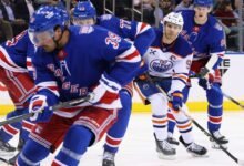 Los Rangers fueron el primer equipo de la NHL en ser descalificado en sus primeros 3 partidos en casa.
