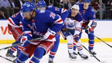 Los Rangers fueron el primer equipo de la NHL en ser descalificado en sus primeros 3 partidos en casa.