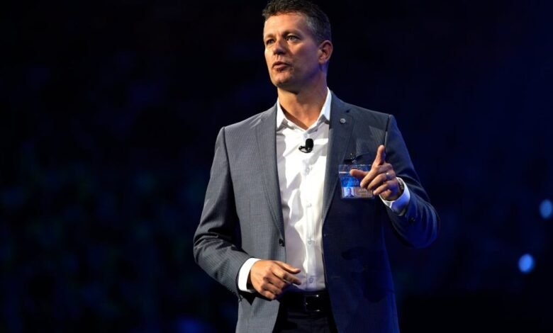 CEO de Walmart en EE.UU. señala que los compradores son ‘flexibles’ y gastan CEO de Walmart en EE.UU. señala que los compradores son ‘flexibles’ y gastan