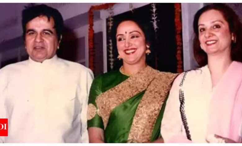 Saira Banu comparte una rara foto en el cumpleaños de Dilip Kumar y Hema Malini y recuerda su primer encuentro. Noticias de cine hindi Saira Banu comparte una rara foto en el cumpleaños de Dilip Kumar y Hema Malini y recuerda su primer encuentro. Noticias de cine hindi