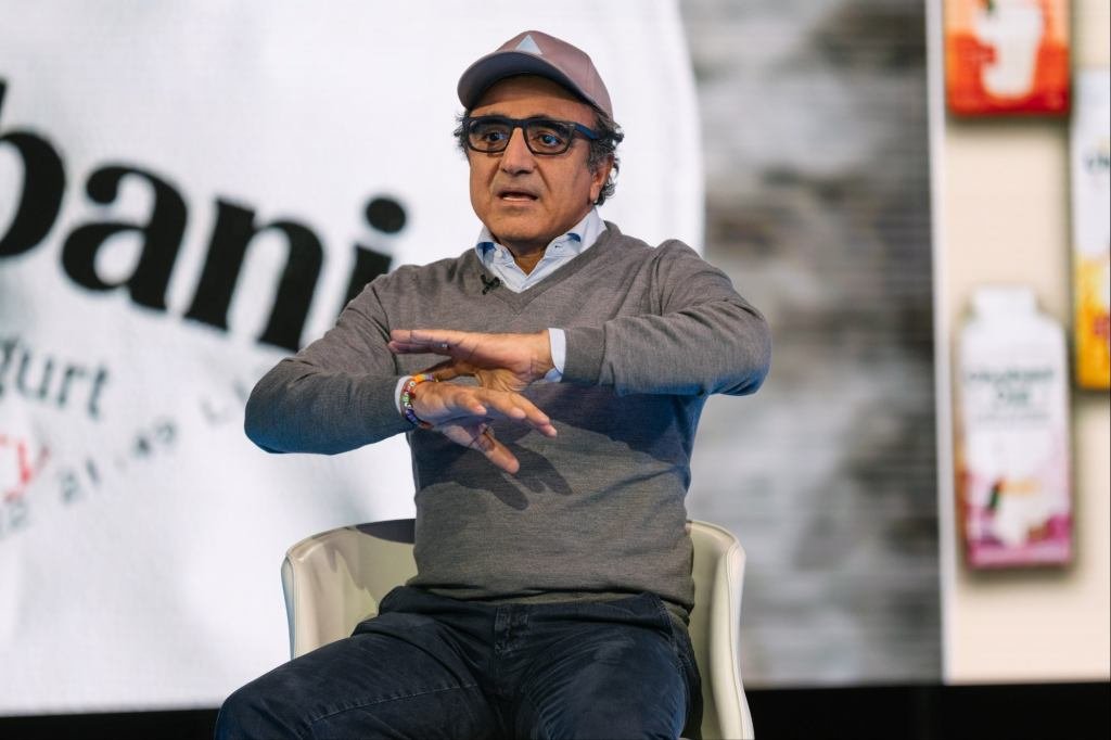 1761746249-Hamdi-Ulukaya-GettyImages-2052135565.jpg