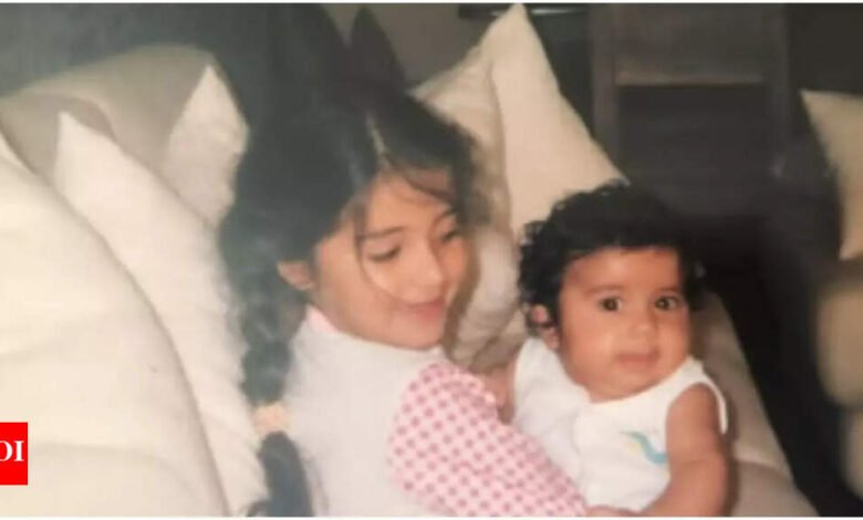 Raisa Pandey comparte una foto invisible de su infancia con Ananya Pandey, ‘Atma Sista’ celebra su cumpleaños | noticias de películas hindi Raisa Pandey comparte una foto invisible de su infancia con Ananya Pandey, ‘Atma Sista’ celebra su cumpleaños | noticias de películas hindi