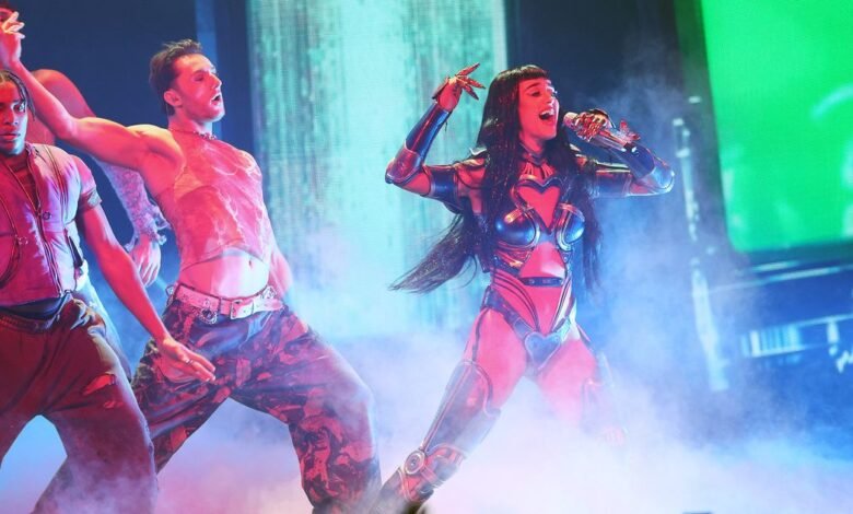 Los fanáticos de Katie Perry todavía están haciendo una pregunta sobre las visitas al espacio mientras viajan a la gira.