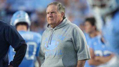 Según los informes, el entrenador de CB de Bill Belichick en la UNC ha sido suspendido por presuntas violaciones de las reglas de la NCAA