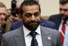 El director del FBI Kash Patel despidió al agente para mostrar el orgullo de la bandera como se informó.