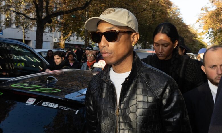 Pharrell actuará en el campo antes del Juego 1 de la Serie Mundial Dodgers vs. Blue Jays Pharrell actuará en el campo antes del Juego 1 de la Serie Mundial Dodgers vs. Blue Jays