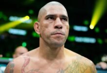 Alex Pereira vence a Magomed Ankalaev por TKO Round 1 para reclamar el título en UFC 320