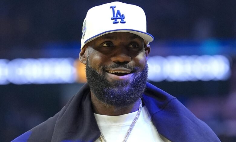 Se espera que LeBron James esté de baja hasta mediados de noviembre, última actualización sobre lesiones de Lakers Star Se espera que LeBron James esté de baja hasta mediados de noviembre, última actualización sobre lesiones de Lakers Star