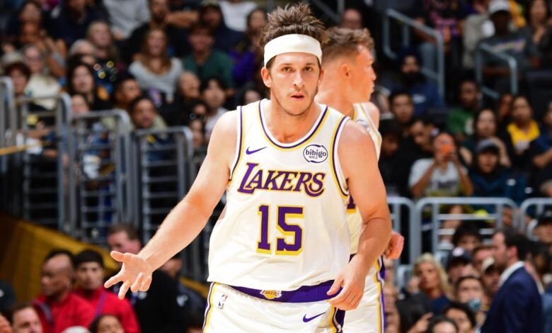 Bronny James anota 7 puntos, Austin Reaves protagoniza mientras los Lakers derrotan a los Warriors en pretemporada