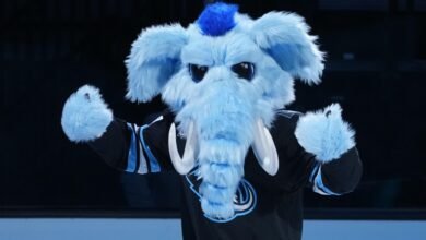 Mammoth de la NHL revela nueva mascota ‘Tusky’ en fotos antes del primer partido en casa contra Flames