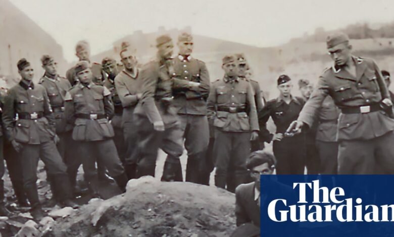 El historiador usa la IA para ayudar a identificar a Nazi en la notoria imagen de asesinato del Holocausto | Segunda Guerra Mundial