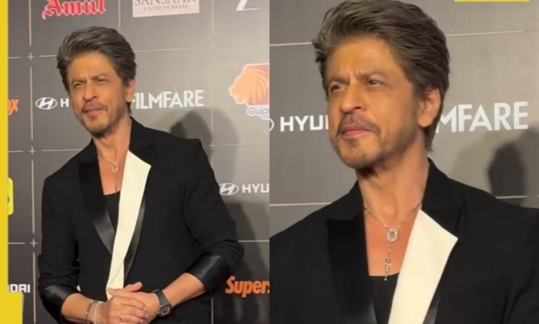 Shah Rukh Khan posa para Black Stans en la alfombra roja, Paps for Paps, los fanáticos tiemblan con su ‘aura fascinante y estilo’ Shah Rukh Khan posa para Black Stans en la alfombra roja, Paps for Paps, los fanáticos tiemblan con su ‘aura fascinante y estilo’