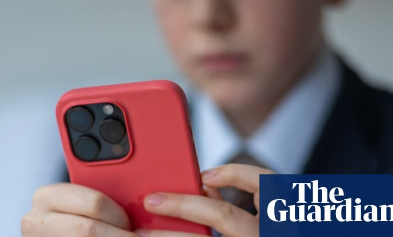 Tiktok ‘dirige las cuentas infantiles al contenido pornográfico en unos pocos clics’ | Tiktok