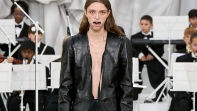 Maison Margiela encuentra ternura y ridículo con Glenn Martens
