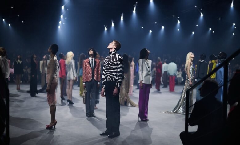 Dark Times Alessandro Michelle inspira para reconsiderar la ligereza en Valentino