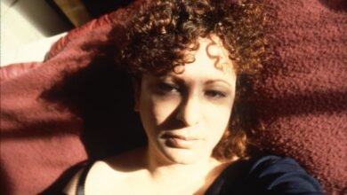Dentro de la impresionante nueva exposición de Nan Goldin Dentro de la impresionante nueva exposición de Nan Goldin