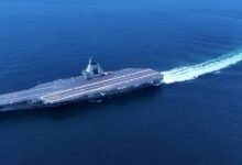 El portaaviones chino se superpone a la Marina de los EE. UU.