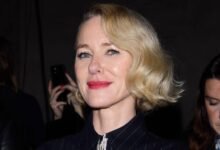 Naomi Watts leyó sobre infertilidad ‘en secreto’ cuando comenzó la menopausia
