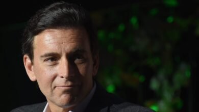 Ex director ejecutivo de Ford: los fabricantes de automóviles recurren a los coches eléctricos sin pensar en los consumidores