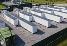 Las ciudades luchan en los planes para los grandes sistemas de almacenamiento de energía de la batería por temor a las llamas
