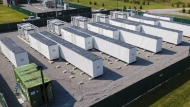 Las ciudades luchan en los planes para los grandes sistemas de almacenamiento de energía de la batería por temor a las llamas