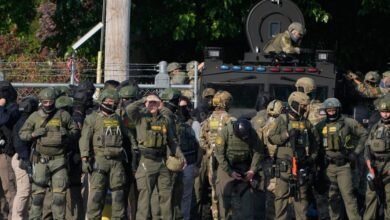 Trump para los 300 miembros de la Unidad de Seguridad Nacional de Illinois antes del estado democrático esperado.