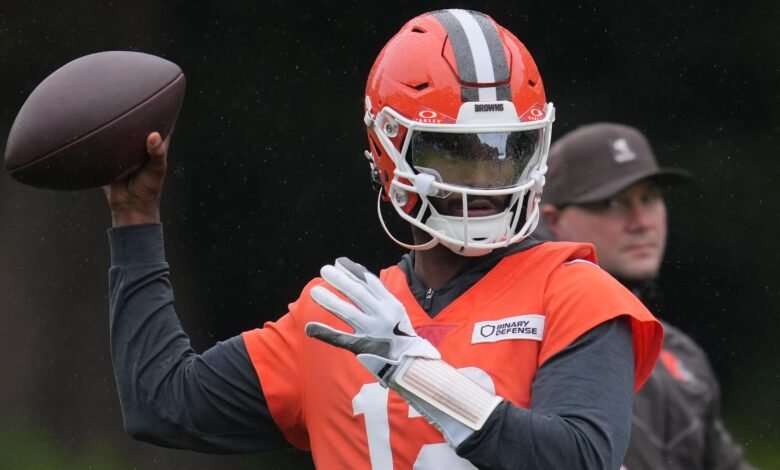 Browns HC no compromete a Shedeur Sanders como QB2 después del cambio de Joe Flacco a los Bengals