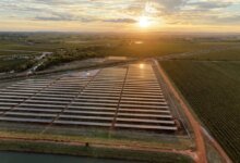 Un proyecto híbrido de batería solar que proporciona energía las 24 horas del día, los 7 días de la semana recibió la marca verde del gobierno federal en solo 19 días.