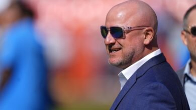 Se informa que los Chargers hicieron llamadas comerciales ‘preliminares’ en RB y OT antes de la fecha límite de la NFL