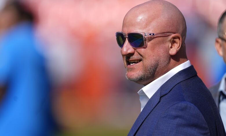 Se informa que los Chargers hicieron llamadas comerciales ‘preliminares’ en RB y OT antes de la fecha límite de la NFL Se informa que los Chargers hicieron llamadas comerciales ‘preliminares’ en RB y OT antes de la fecha límite de la NFL