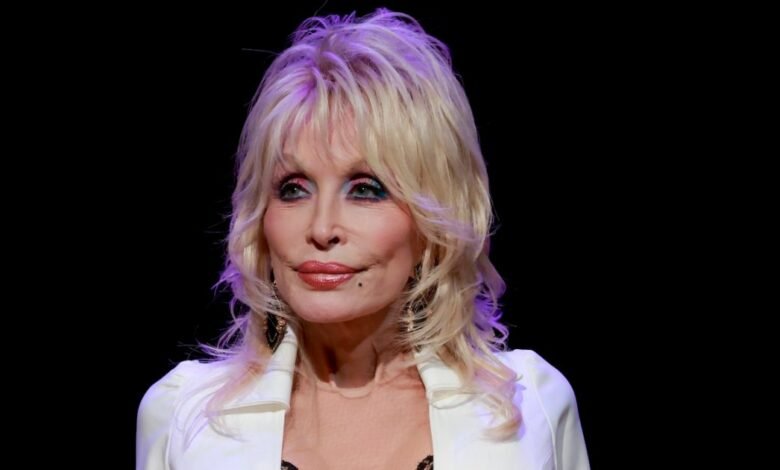 Los fanáticos de la hermana de Dolly Parton aclaran los comentarios para decir ‘Oración’ para los cantantes de los fanáticos