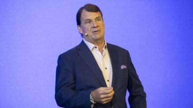 El CEO de Jim Farley de Ford, espera que AI ayude a los trabajadores de la cubierta azul, pero “es difícil decir que hoy”