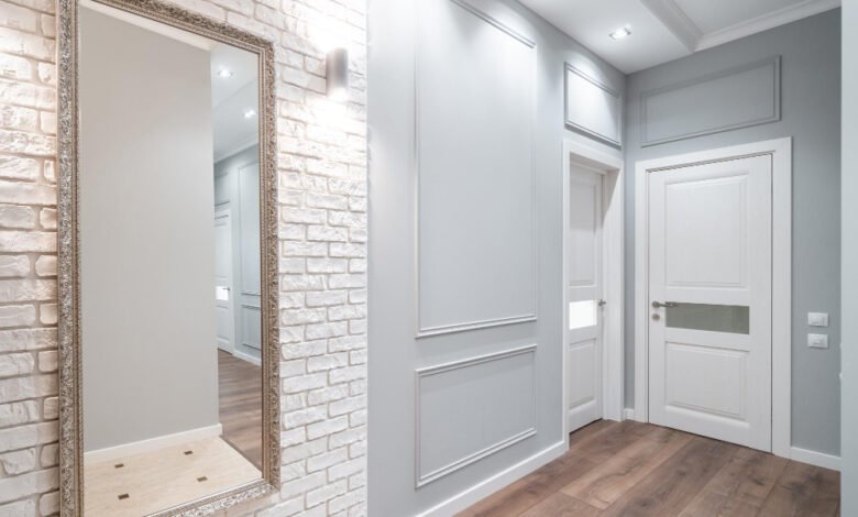 Refleja tu estilo: cómo elegir el espejo de suelo o de pared perfecto