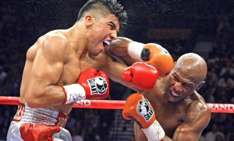 Flyd Mayweather Junior-Victor Ortes Fight Dexton se recupera en el muelle Debori